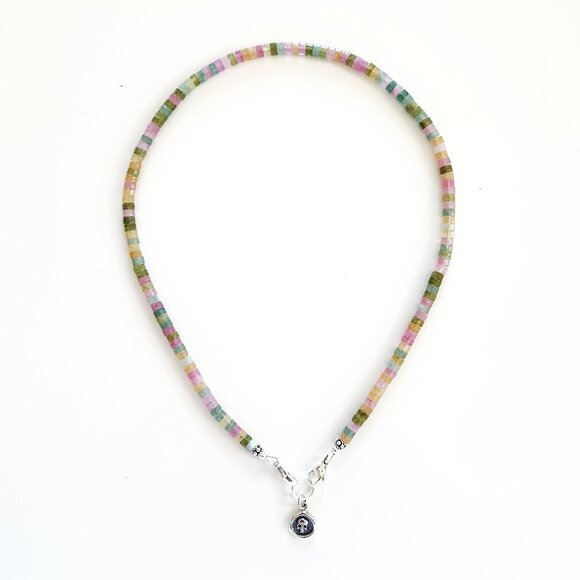 MINI JADE HEISHI W/ MINI 925 SILVER SKULL-16" - Picture 2 of 2